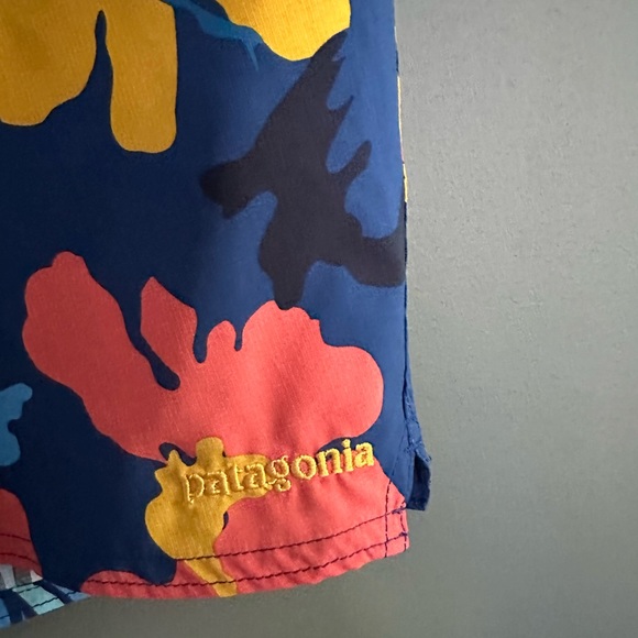 NWOT Patagonia Board shorts tropical print - Picture 3 of 4
